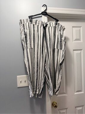 Land and Sea 3x Striped Drawstring Capri striped